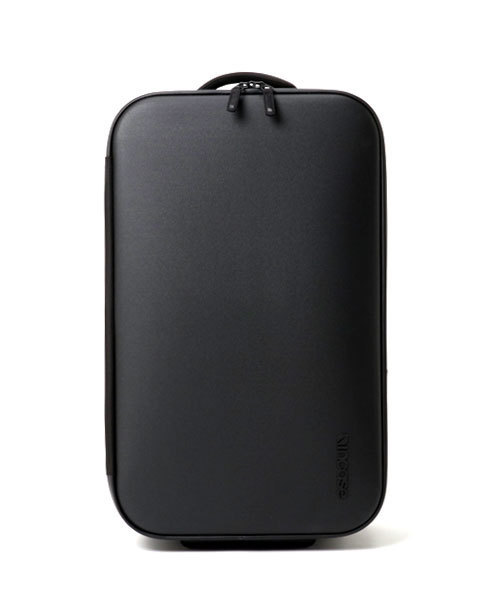 incase（インケース）の「INTR10041-BLKIncase VIA Roller 80 - Black【ZOZO限定アイテム】（スーツケース/キャリーバッグ・メンズ・ブラック・ONE SIZE）」の3枚目の写真