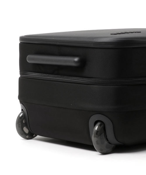incase（インケース）の「INTR10041-BLKIncase VIA Roller 80 - Black【ZOZO限定アイテム】（スーツケース/キャリーバッグ・メンズ・ブラック・ONE SIZE）」の4枚目の写真
