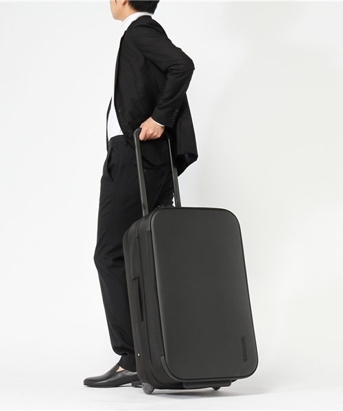 incase（インケース）の「INTR10041-BLKIncase VIA Roller 80 - Black【ZOZO限定アイテム】（スーツケース/キャリーバッグ・メンズ・ブラック・ONE SIZE）」の9枚目の写真