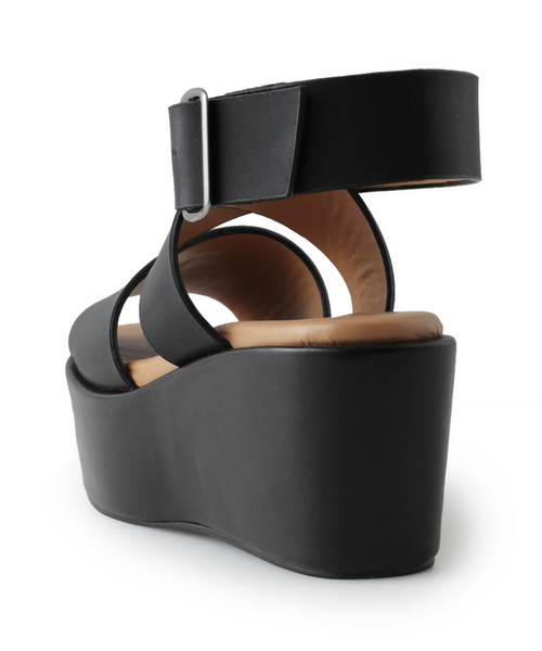 CLANE(クラネ)の「CROSS BELT SANDAL(サンダル・レディース・ホワイト/ブラック・38/37/36)」の4枚目の写真