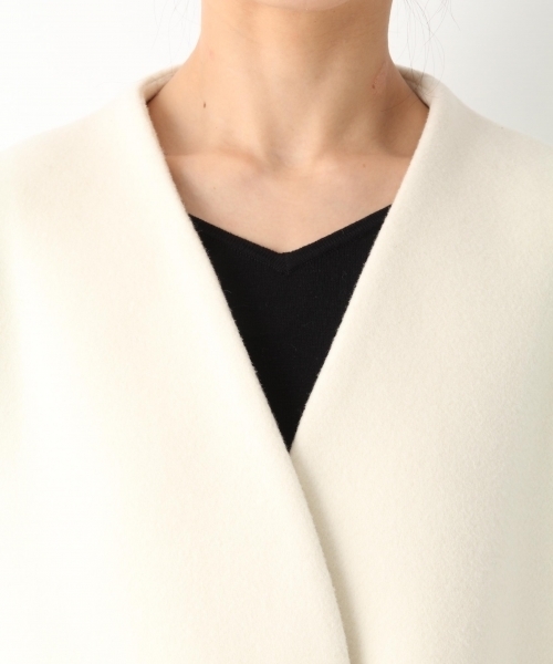 A part by(アパートバイ)の「casheepVネックノーカラーコート 759746 (その他アウター・レディース・オフホワイト/ネイビー/ライトパープル/グリーン・MEDIUM/LARGE)」の8枚目の写真