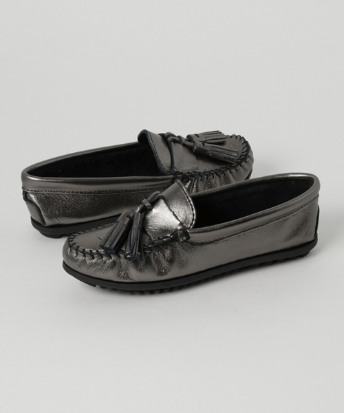 Minnetonka(ミネトンカ)の「【otona MUSE 掲載アイテム】MINNETONKA(ミネトンカ) / メタリックカラー タッセル モカシンシューズ GRACE MOC(モカシン/デッキシューズ)」|ガンメタ