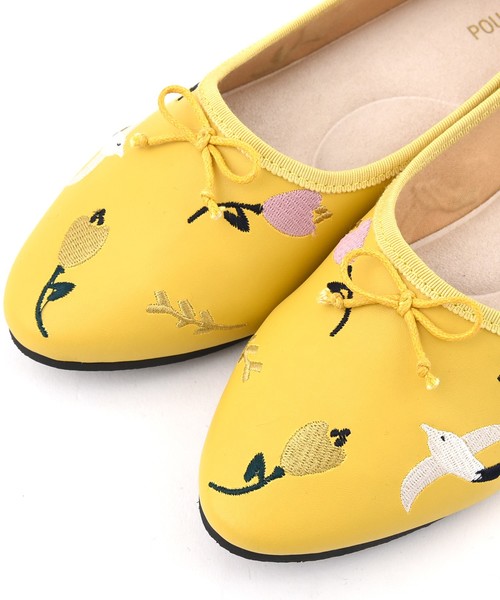 POU DOU DOU(プードゥドゥ)の「飛び刺繍シューズ(バレエシューズ・レディース・ライトブルー/ブラック/イエロー・4/3)」の6枚目の写真