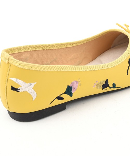POU DOU DOU(プードゥドゥ)の「飛び刺繍シューズ(バレエシューズ・レディース・ライトブルー/ブラック/イエロー・4/3)」の11枚目の写真