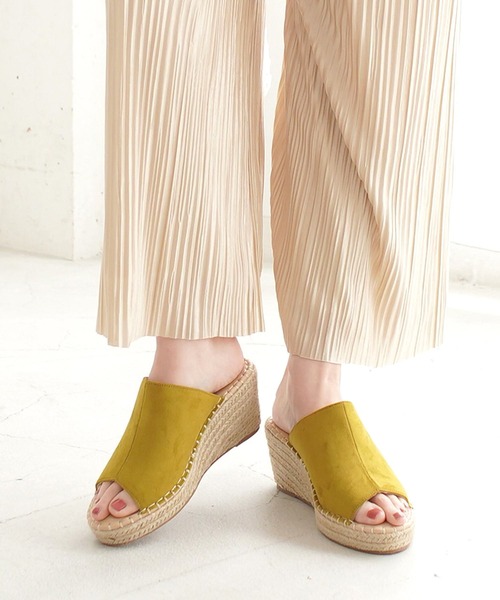 AmiAmi（アミアミ）の「ジュートウエッジサボサンダル（サンダル・レディース・ブラウン/シルバー/ブラック/サンドベージュ/ホワイト/ゴールド/グレイッシュベージュ/ベージュ系その他/シルバー系その他/カーキ/ライラック/シルバー系その他2/ベージュ系その他2/シルバー系その他3/ブラック系その他・35/39/38/34/40/37/36）」の9枚目の写真