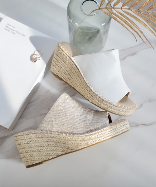 AmiAmi（アミアミ）の「ジュートウエッジサボサンダル（サンダル・レディース・ブラウン/シルバー/ブラック/サンドベージュ/ホワイト/ゴールド/グレイッシュベージュ/ベージュ系その他/シルバー系その他/カーキ/ライラック/シルバー系その他2/ベージュ系その他2/シルバー系その他3/ブラック系その他・35/39/38/34/40/37/36）」の19枚目の写真