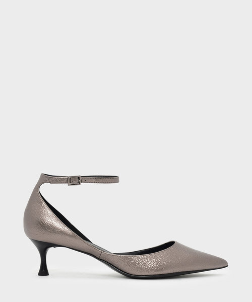 CHARLES & KEITH(チャールズ & キース)の「メタリックアンクルストラップヒールサンダル / METALLIC ANKLE STRAP HEELED SANDALS(サンダル・レディース・ブラック/グリーン/ブロンズ・22.5cm/23cm/23.5cm/24.5cm/25cm)」の3枚目の写真