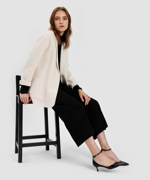 CHARLES & KEITH(チャールズ & キース)の「メタリックアンクルストラップヒールサンダル / METALLIC ANKLE STRAP HEELED SANDALS(サンダル・レディース・ブラック/グリーン/ブロンズ・22.5cm/23cm/23.5cm/24.5cm/25cm)」の8枚目の写真
