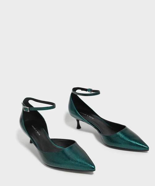 CHARLES & KEITH(チャールズ & キース)の「メタリックアンクルストラップヒールサンダル / METALLIC ANKLE STRAP HEELED SANDALS(サンダル・レディース・ブラック/グリーン/ブロンズ・22.5cm/23cm/23.5cm/24.5cm/25cm)」の11枚目の写真