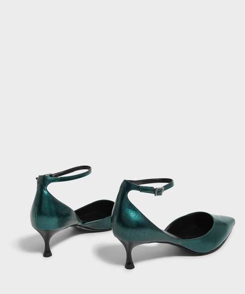 CHARLES & KEITH(チャールズ & キース)の「メタリックアンクルストラップヒールサンダル / METALLIC ANKLE STRAP HEELED SANDALS(サンダル・レディース・ブラック/グリーン/ブロンズ・22.5cm/23cm/23.5cm/24.5cm/25cm)」の12枚目の写真