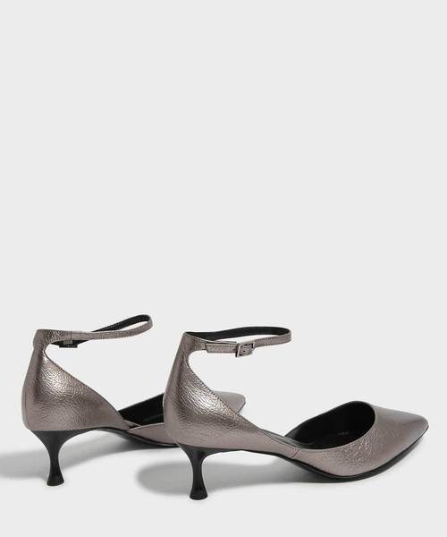 CHARLES & KEITH(チャールズ & キース)の「メタリックアンクルストラップヒールサンダル / METALLIC ANKLE STRAP HEELED SANDALS(サンダル・レディース・ブラック/グリーン/ブロンズ・22.5cm/23cm/23.5cm/24.5cm/25cm)」の18枚目の写真