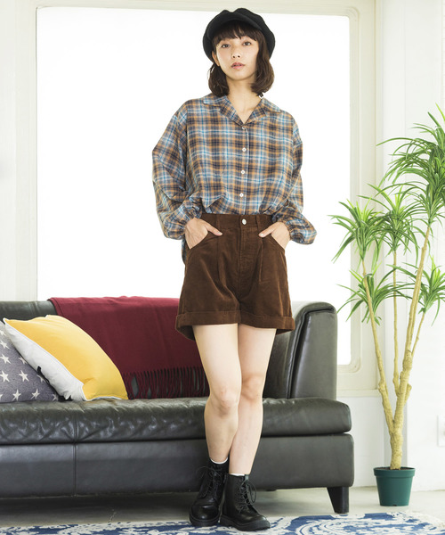 WEGO(ウィゴー)の「WEGO/コーデュロイハイウエストショーツ(その他パンツ・レディース・ワイン/ブラック/ベージュ/ブラウン/アイボリー・SMALL/MEDIUM/LARGE)」の8枚目の写真