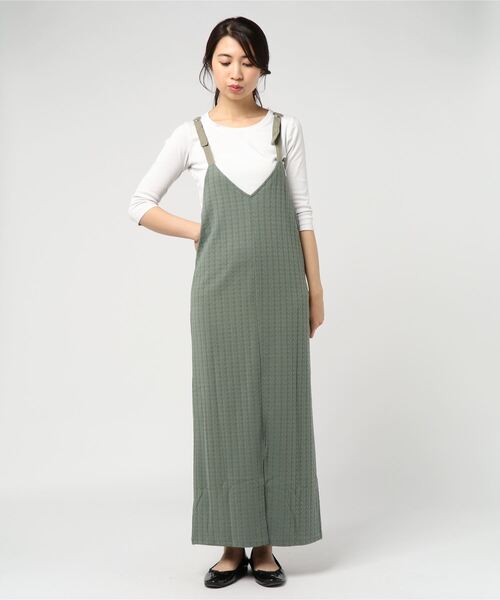 STYLEBLOCK（スタイルブロック）の「ケーブル柄ふくれジャガードキャミワンピース（ワンピース・レディース・ブラック/ベージュ/カーキ/アイボリー・M）」の4枚目の写真