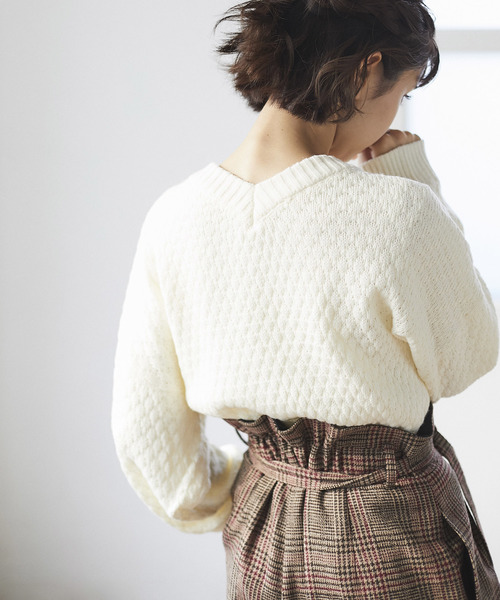 and R（アンドアール）の「ドット編み前後2WAYボリュームニット（ニット/セーター・レディース・ブラック/オフホワイト/キャメル・FREE）」の4枚目の写真