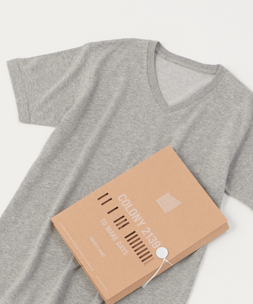 COLONY 2139(コロニートゥーワンスリーナイン)の「パックTシャツ Vネック(Tシャツ/カットソー・メンズ・ホワイト/ベージュ/ブラック/ネイビー/グレー/オリーブ/レッド/イエロー・SMALL/LARGE/MEDIUM/X-LARGE)」の4枚目の写真