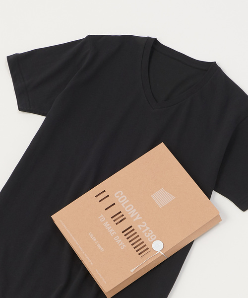 COLONY 2139(コロニートゥーワンスリーナイン)の「パックTシャツ Vネック(Tシャツ/カットソー・メンズ・ホワイト/ベージュ/ブラック/ネイビー/グレー/オリーブ/レッド/イエロー・SMALL/LARGE/MEDIUM/X-LARGE)」の3枚目の写真