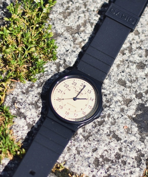 CASIO(カシオ)の「【60】【CASIO(カシオ)】STANDARD ANALOGUE(アナログ腕時計・メンズ・ホワイト/ブラック/シルバー/ゴールド/イエロー/ホワイト系その他/ブラック系その他/ホワイト系その他2/ブラック系その他2/ブラック系その他3/ホワイト系その他3・FREE)」の10枚目の写真