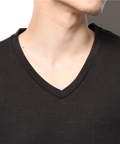 SHIPS(シップス)の「【SN】: 『V NECK TEE 140 JP』 Vネック Tシャツ(Tシャツ/カットソー・メンズ・オフホワイト/ダークグレー/ブラック/グリーン/ライトブルー・SMALL/MEDIUM/X-SMALL)」の6枚目の写真