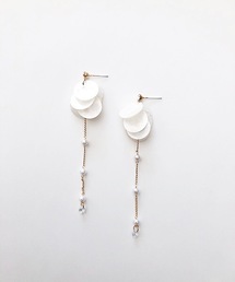 シェルフラワーモチーフピアス