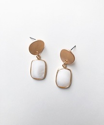 シェルフラワーモチーフピアス