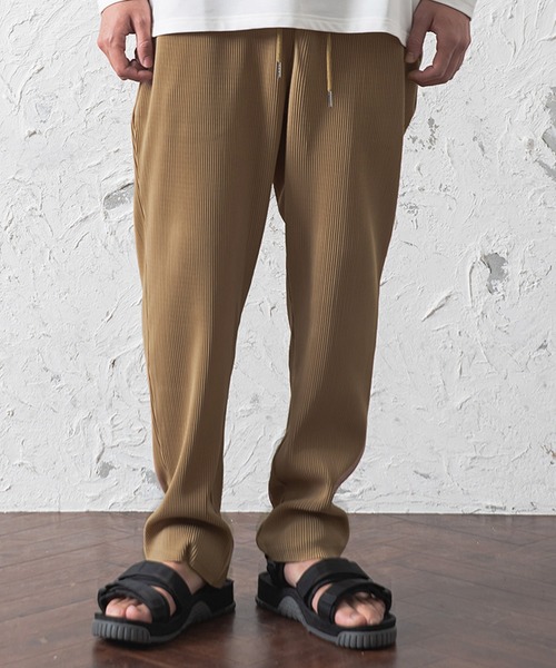 MinoriTY（マイノリティ）の「プリーツワイドテーパードパンツ【セットアップ対象商品あり】（その他パンツ・メンズ・サックスブルー/ブラック/グレー/ベージュ・M/L）」の4枚目の写真