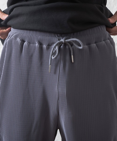 MinoriTY（マイノリティ）の「プリーツワイドテーパードパンツ【セットアップ対象商品あり】（その他パンツ・メンズ・サックスブルー/ブラック/グレー/ベージュ・M/L）」の10枚目の写真