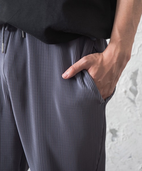 MinoriTY（マイノリティ）の「プリーツワイドテーパードパンツ【セットアップ対象商品あり】（その他パンツ・メンズ・サックスブルー/ブラック/グレー/ベージュ・M/L）」の7枚目の写真
