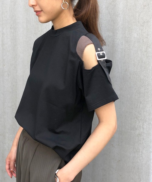 &g'aime（アンジェム）の「【&g'aime】ショルダーベルトTシャツ（Tシャツ/カットソー・レディース・ブラック/ベージュ/ブラウン・FREE）」の3枚目の写真