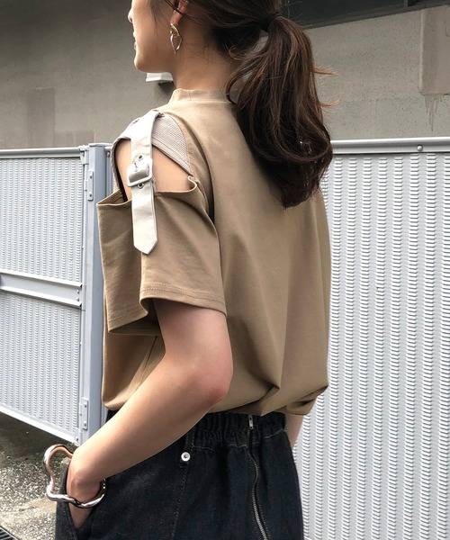 &g'aime（アンジェム）の「【&g'aime】ショルダーベルトTシャツ（Tシャツ/カットソー・レディース・ブラック/ベージュ/ブラウン・FREE）」の18枚目の写真