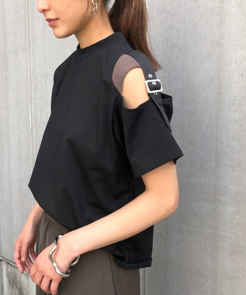 &g'aime（アンジェム）の「【&g'aime】ショルダーベルトTシャツ（Tシャツ/カットソー・レディース・ブラック/ベージュ/ブラウン・FREE）」の6枚目の写真