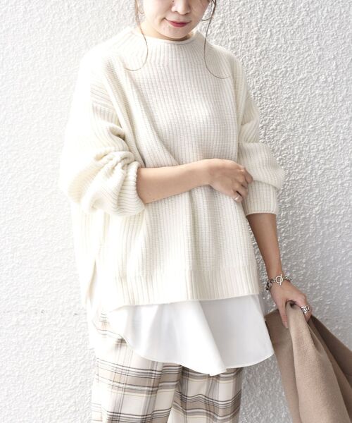 SHIPS(シップス)の「【WEB限定】ヘムセパレートアゼニット◇(ニット/セーター・レディース・ネイビー/ブルー/オフホワイト/ベージュ・ONE SIZE)」の2枚目の写真