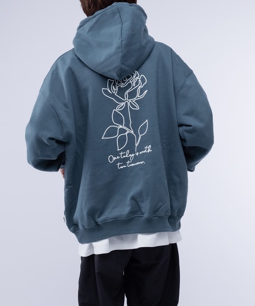 Perushu(ペルーシュ)の「レトロバラ線画裏起毛パーカー(パーカー・メンズ・ブラック/ダークブラウン/アイボリー/ダークブルー・MEDIUM/LARGE)」の4枚目の写真