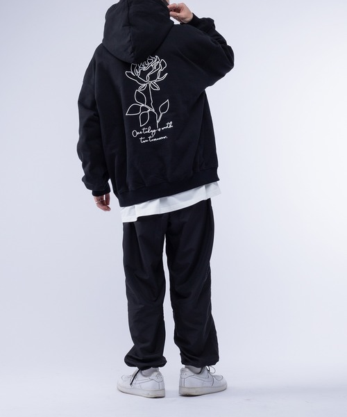 Perushu(ペルーシュ)の「レトロバラ線画裏起毛パーカー(パーカー・メンズ・ブラック/ダークブラウン/アイボリー/ダークブルー・MEDIUM/LARGE)」の19枚目の写真