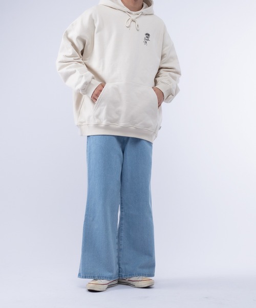 Perushu(ペルーシュ)の「レトロバラ線画裏起毛パーカー(パーカー・メンズ・ブラック/ダークブラウン/アイボリー/ダークブルー・MEDIUM/LARGE)」の5枚目の写真