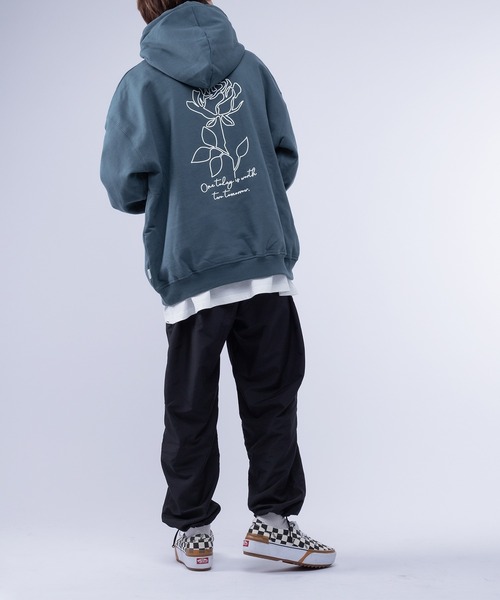 Perushu(ペルーシュ)の「レトロバラ線画裏起毛パーカー(パーカー・メンズ・ブラック/ダークブラウン/アイボリー/ダークブルー・MEDIUM/LARGE)」の16枚目の写真