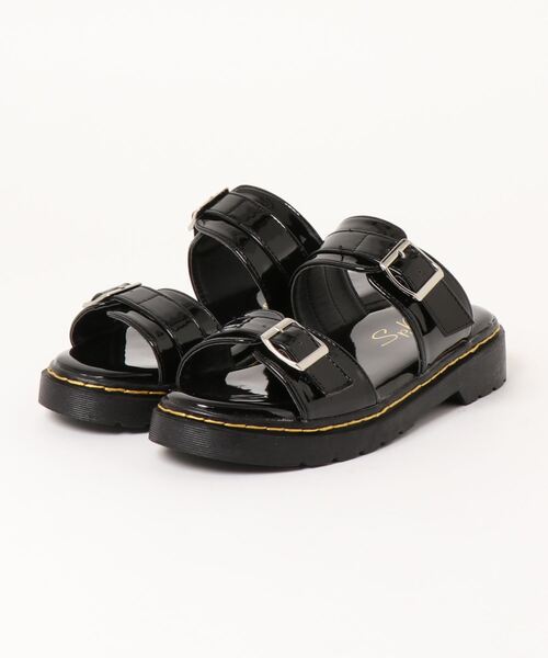 SpRay(スプレイ)の「バックルベルトサンダル(サンダル・レディース・ホワイト/ブラック/ブラック系その他・SMALL/MEDIUM/LARGE)」の1枚目の写真