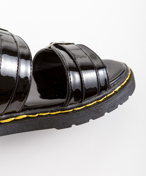 SpRay(スプレイ)の「バックルベルトサンダル(サンダル・レディース・ホワイト/ブラック/ブラック系その他・SMALL/MEDIUM/LARGE)」の12枚目の写真