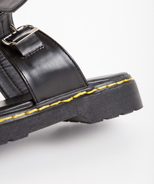 SpRay(スプレイ)の「バックルベルトサンダル(サンダル・レディース・ホワイト/ブラック/ブラック系その他・SMALL/MEDIUM/LARGE)」の22枚目の写真