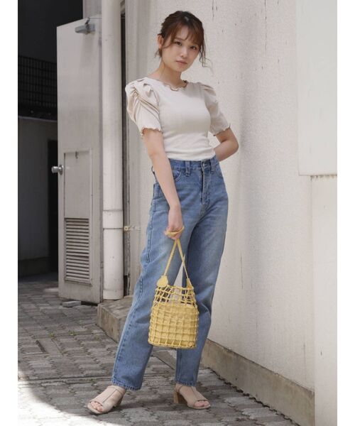 dazzlin（ダズリン）の「ボートメローバックリボン半袖TOPS（Tシャツ/カットソー・レディース・ブラック/オフホワイト/モカ/アイボリー・FREE）」の7枚目の写真