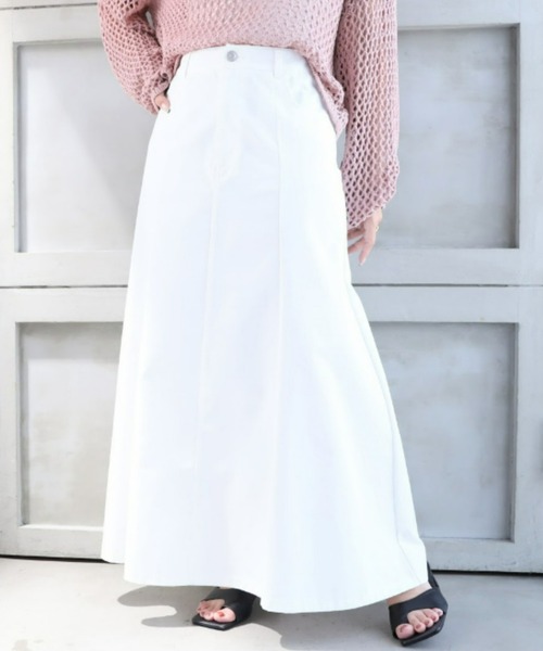 moment+（モーメントプラス）の「カラーT/Cツイル フレアロングスカート（スカート・レディース・ブラック/ブラウン/オフホワイト/カーキ/サックスブルー/インディゴブルー/アイボリー/グレイッシュベージュ/ブルー/オレンジ/グリーン/レッド・M/L）」の2枚目の写真