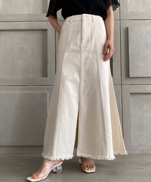 moment+（モーメントプラス）の「カラーT/Cツイル フレアロングスカート（スカート・レディース・ブラック/ブラウン/オフホワイト/カーキ/サックスブルー/インディゴブルー/アイボリー/グレイッシュベージュ/ブルー/オレンジ/グリーン/レッド・M/L）」の16枚目の写真