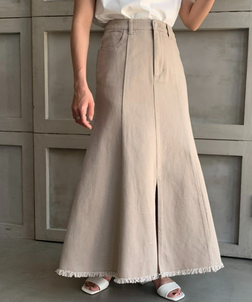 moment+（モーメントプラス）の「カラーT/Cツイル フレアロングスカート（スカート・レディース・ブラック/ブラウン/オフホワイト/カーキ/サックスブルー/インディゴブルー/アイボリー/グレイッシュベージュ/ブルー/オレンジ/グリーン/レッド・M/L）」の17枚目の写真