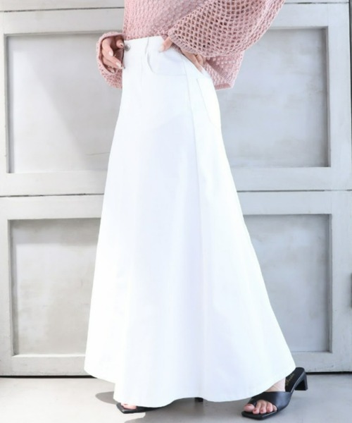 moment+（モーメントプラス）の「カラーT/Cツイル フレアロングスカート（スカート・レディース・ブラック/ブラウン/オフホワイト/カーキ/サックスブルー/インディゴブルー/アイボリー/グレイッシュベージュ/ブルー/オレンジ/グリーン/レッド・M/L）」の21枚目の写真