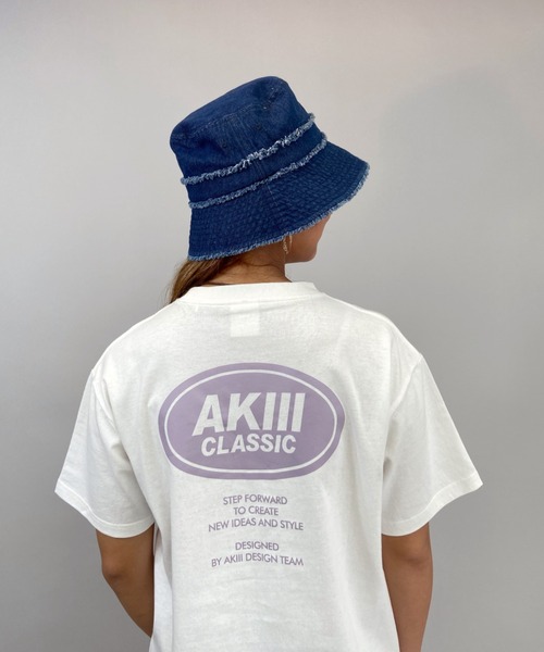 AKIII CLASSIC(アキクラシック)の「【ムラサキスポーツ別注】AKIIICLASSIC/アキクラシック バックプリントロゴTシャツ SAK-2141(Tシャツ/カットソー・レディース・グリーン/ベージュ/ホワイト・L/M)」の2枚目の写真