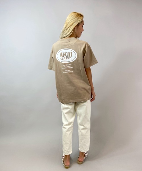 AKIII CLASSIC(アキクラシック)の「【ムラサキスポーツ別注】AKIIICLASSIC/アキクラシック バックプリントロゴTシャツ SAK-2141(Tシャツ/カットソー・レディース・グリーン/ベージュ/ホワイト・L/M)」の14枚目の写真