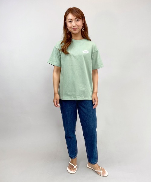 AKIII CLASSIC(アキクラシック)の「【ムラサキスポーツ別注】AKIIICLASSIC/アキクラシック バックプリントロゴTシャツ SAK-2141(Tシャツ/カットソー・レディース・グリーン/ベージュ/ホワイト・L/M)」の10枚目の写真