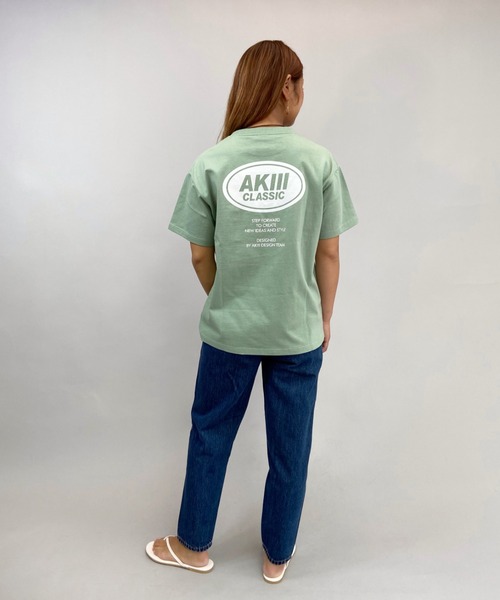 AKIII CLASSIC(アキクラシック)の「【ムラサキスポーツ別注】AKIIICLASSIC/アキクラシック バックプリントロゴTシャツ SAK-2141(Tシャツ/カットソー・レディース・グリーン/ベージュ/ホワイト・L/M)」の9枚目の写真