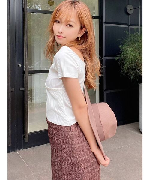 RESEXXY(リゼクシー)の「2WAYリブTシャツ(Tシャツ/カットソー・レディース・ホワイト/ブラック/モカ・FREE)」の17枚目の写真