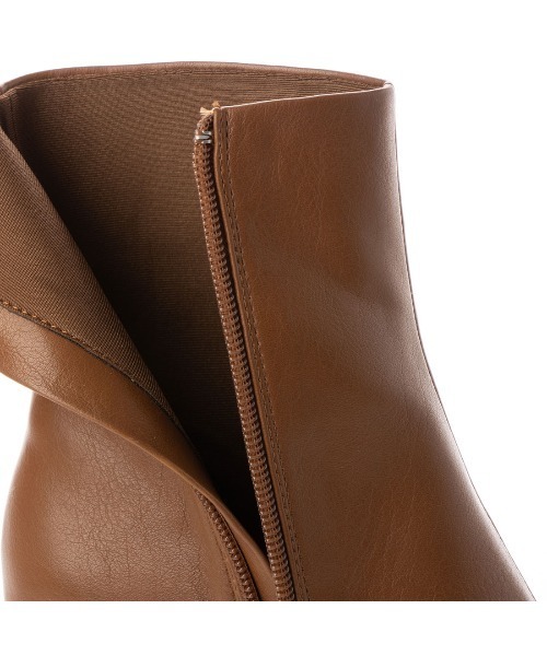 EVOL（イーボル）の「【EVOL】  スクエアショートブーツ IR9648（ブーツ・レディース・ブラック/ベージュ/ブラウン/アイボリー・22.5cm/23.5cm/24.5cm/23.0cm/24.0cm/25.0cm）」の16枚目の写真