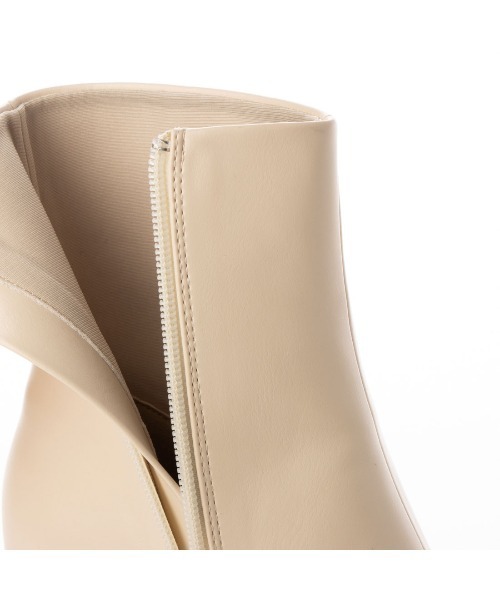 EVOL（イーボル）の「【EVOL】  スクエアショートブーツ IR9648（ブーツ・レディース・ブラック/ベージュ/ブラウン/アイボリー・22.5cm/23.5cm/24.5cm/23.0cm/24.0cm/25.0cm）」の17枚目の写真